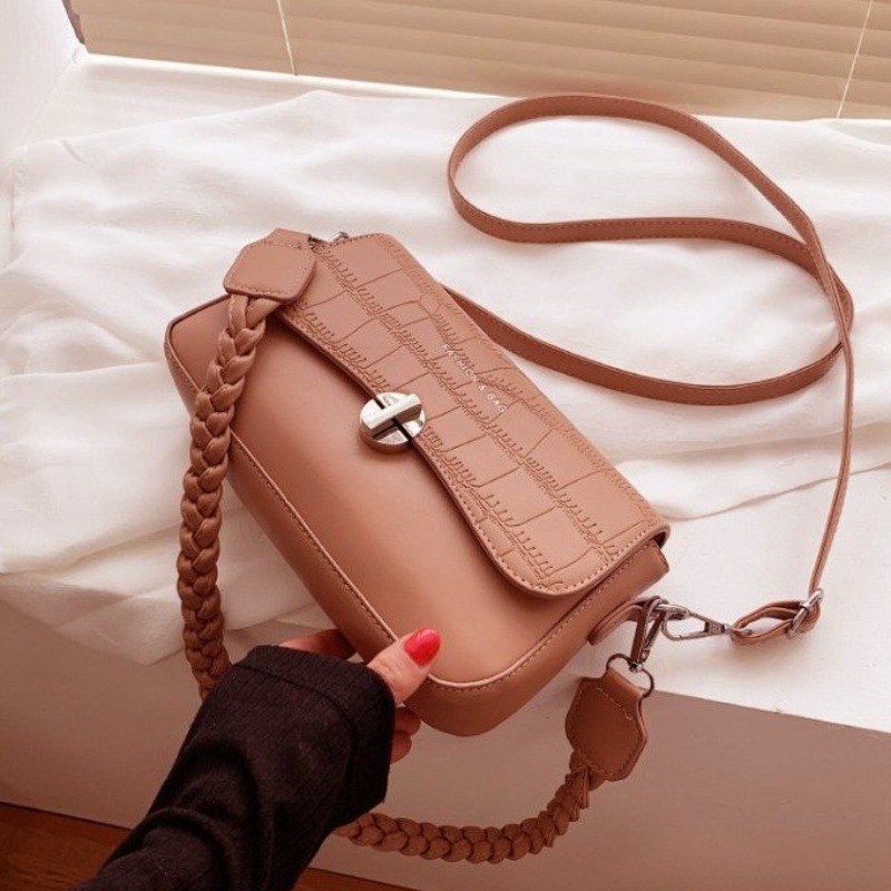 Kadınlar İçin Şık Deri Bebek B - Women Fashion Brand Logo incelemesi ve fiyatı
